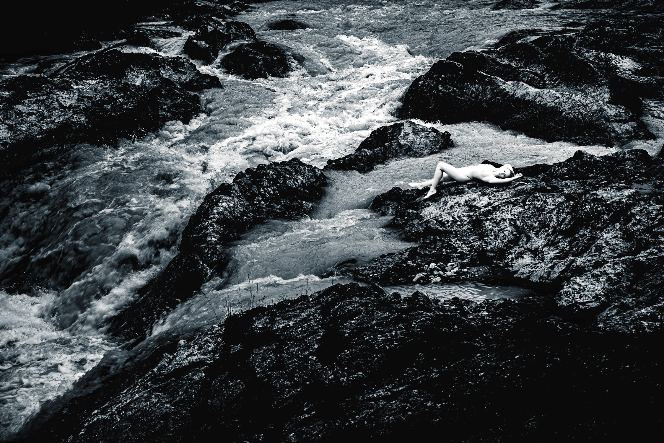 Akt und Wasser 8961